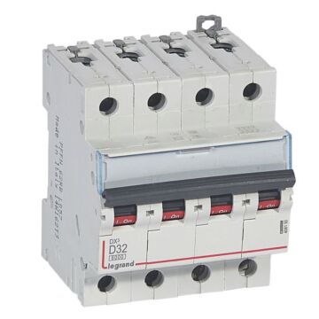 Magnetotérmico dx³ 6000/10 ka - 4p - 400 v~ - 32a - curva d