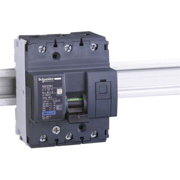 Magnetotérmico, acti9 ng125h, 3p, 32 a, c curva, 36 ka (iec 60947-2)