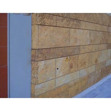 Puerta metálica panelable para hornacina 600x700