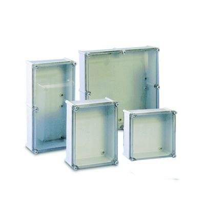 Caja doble aislamiento IP66 en poliéster RAL7035. Cuerpo en poliéster. Tapa transparente en policarbonato UV. 360x360x171