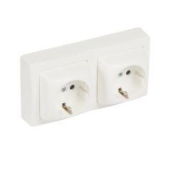 Base 2x2p+t obturador de protección - oteo - monobloc - bornes de tornillos - blanco