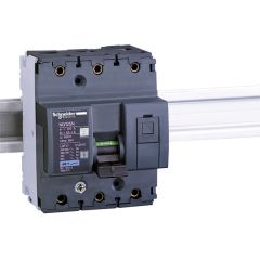 Magnetotérmico, acti9 ng125n, 3p, 100 a, c curva, 25 ka (iec 60947-2)