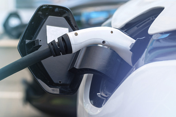 Características técnicas de las Infraestructuras de Recarga de Vehículos Eléctricos (IRVEs) según su emplazamiento