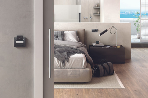 La serie IRIS PLUS de BJC disponible en color antracita con efecto mate