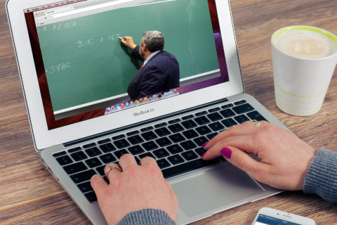 Nuevos webinar de Orbis sobre telegestión del alumbrado público y movilidad eléctrica los días 26 y 28 de mayo