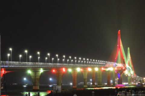 Sistema de telegestión de alumbrado "Xeo Lum" de Orbis instalado en el puente de la Pepa (Cádiz)