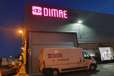 Dimae Dielectro Manchego renueva la rotulación de cinco de delegaciones