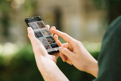 Controlar las persianas nunca ha sido tan fácil con Simon